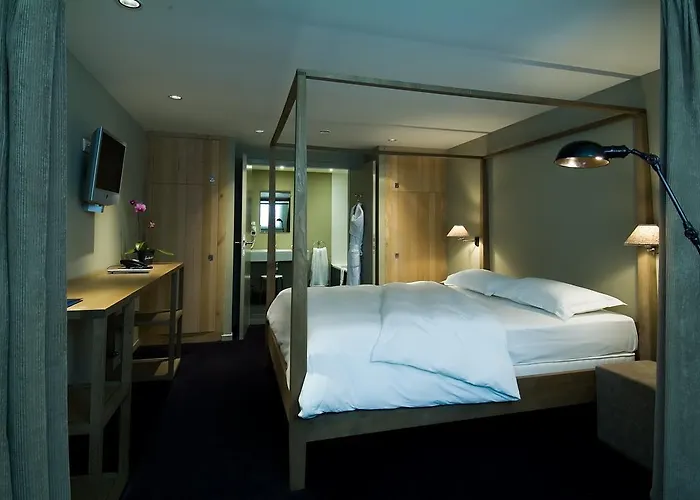 Pol Hotel