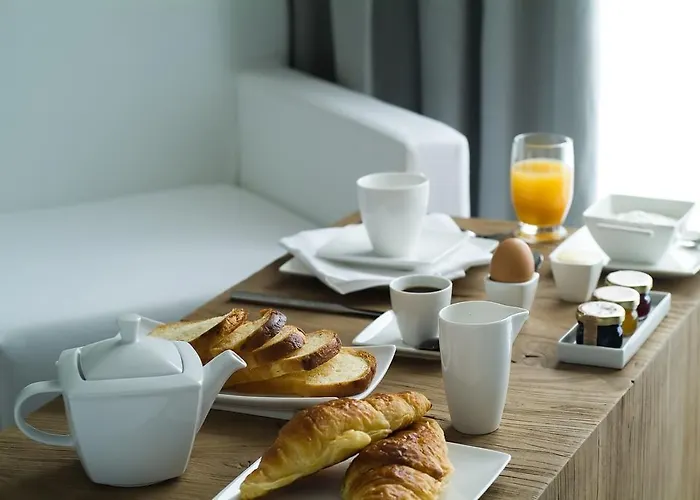 Pol Hotel
